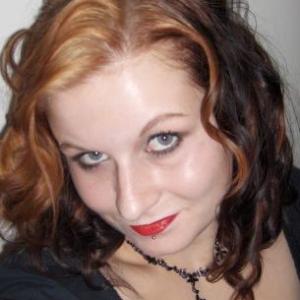Scarlett_red_lips