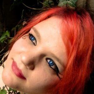 Hollyrosepetals