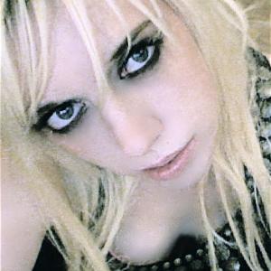 want-a-goth-suck