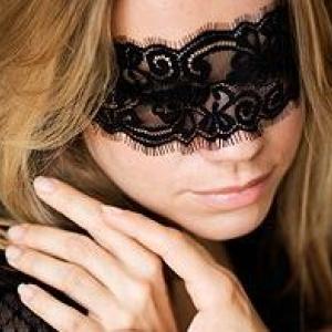 MaskedBlondie