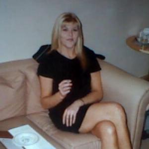 longLEGGEDblond
